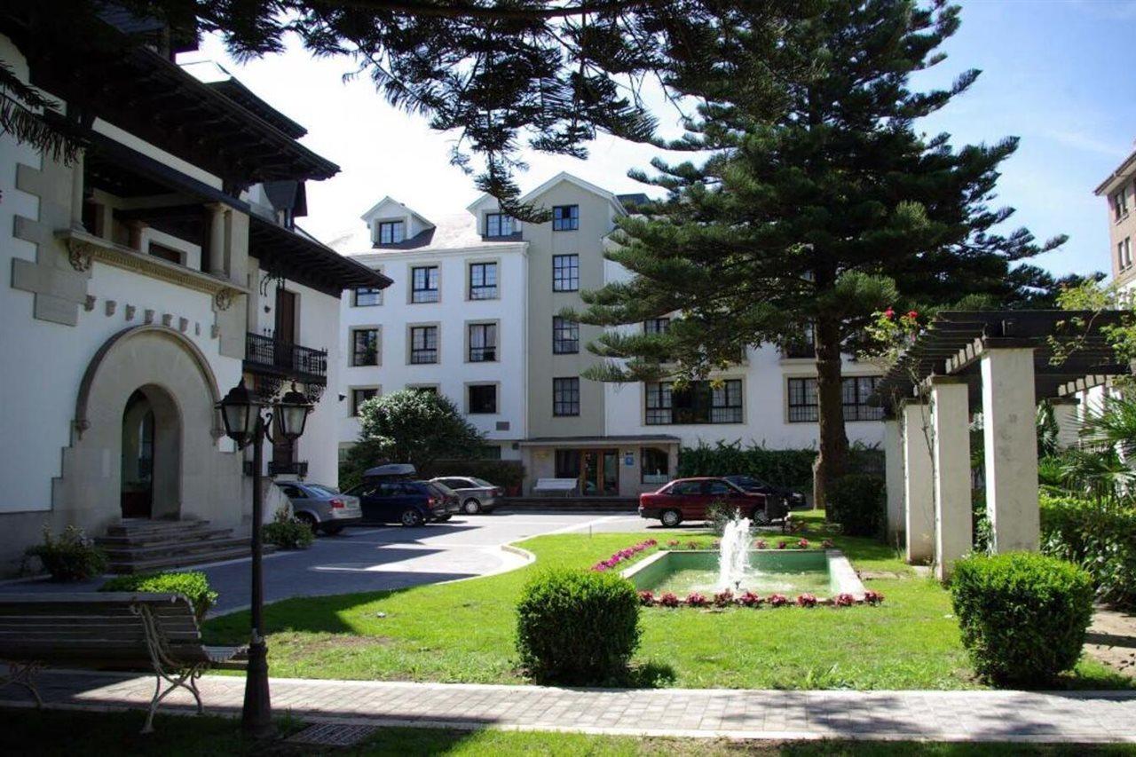 Palacio Arias Навия Экстерьер фото