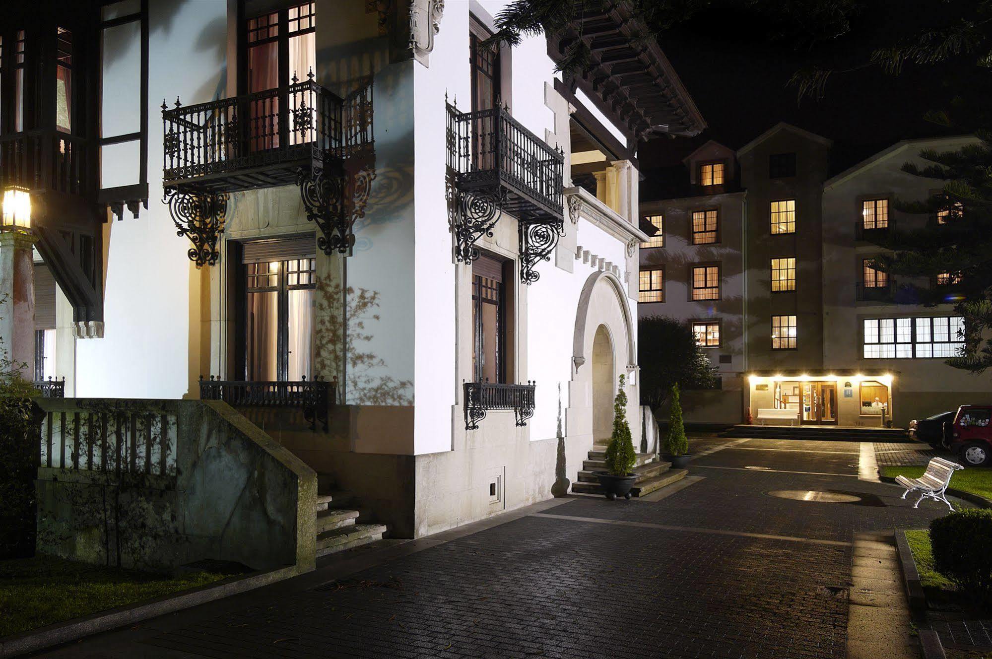 Palacio Arias Навия Экстерьер фото