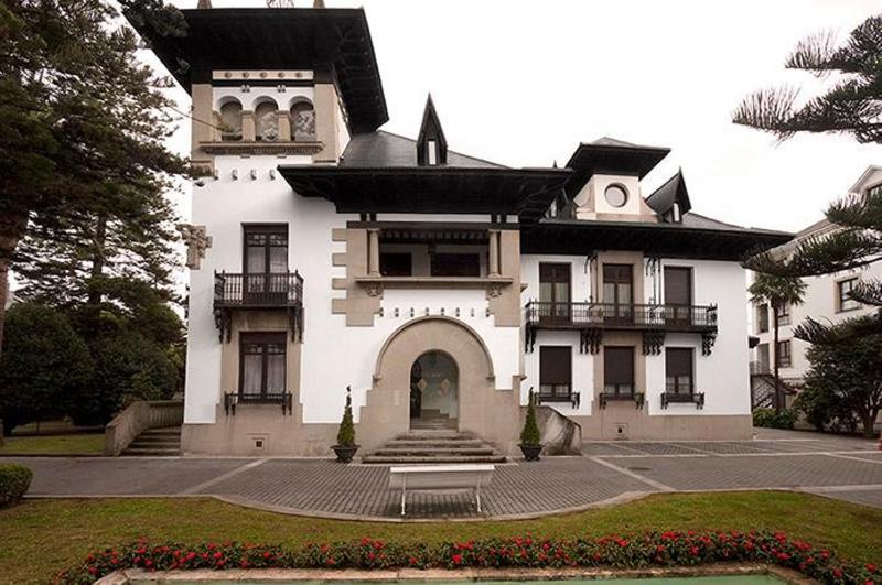 Palacio Arias Навия Экстерьер фото